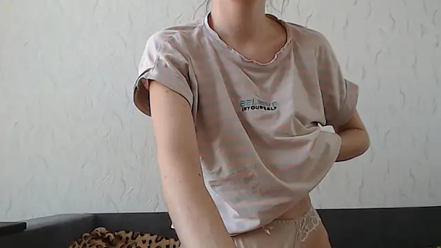 HoneyWiles online show from 03-11-26, 02:23