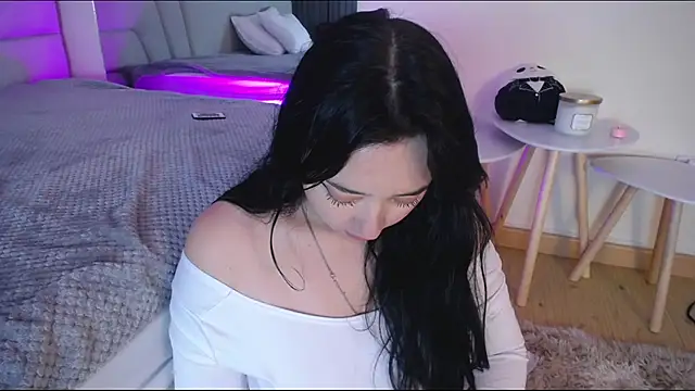 Miss Loise online show from 11-22-25, 04:11