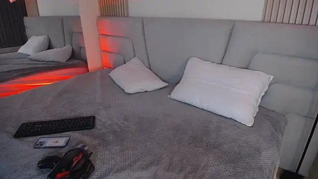 Miss Loise online show from 12-04-25, 03:38