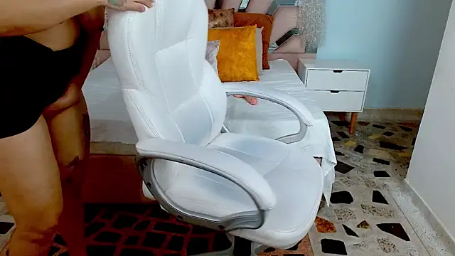 sophia hadid online show from 12-26-24, 09:58