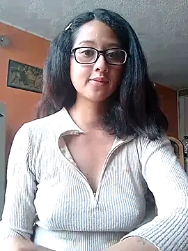 Snapshot of sofia_101 chatting on 11-05-25, 06:19 sofia 101 online show from 11-05-25, 06:19