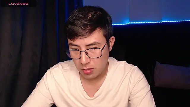 andrewmhilton  online show from 03-25-26, 05:57