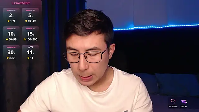 andrewmhilton  online show from 04-06-26, 06:03