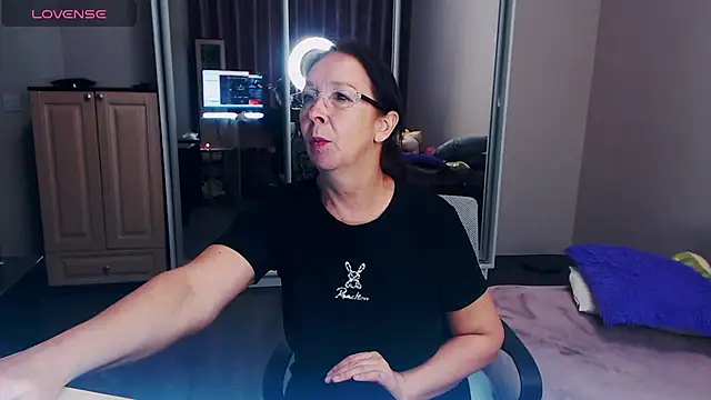 Snapshot of Celine_Faer1 chatting on 05-11-26, 02:56 Celine Faer1 online show from 05-11-26, 02:56