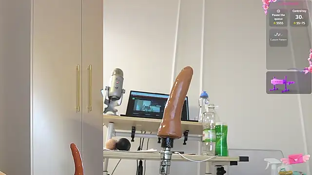 Snapshot of Miss69Ri99 chatting on 01-31-25, 07:40 Miss69Ri99 online show from 01-31-25, 07:40