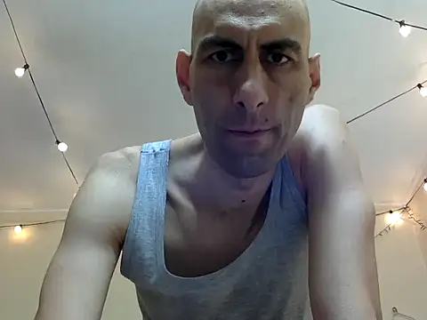 Snapshot of HandsomeAlfie chatting on 09-15-25, 02:33 HandsomeAlfie online show from 09-15-25, 02:33