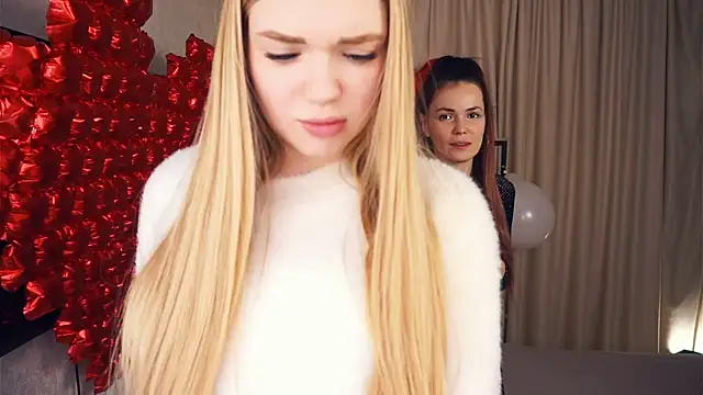 Snapshot of EllenReeves chatting on 02-14-25, 10:59 EllenReeves online show from 02-14-25, 10:59