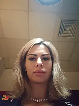 Snapshot of TiffanyMaze chatting on 06-05-26, 05:25 TiffanyMaze online show from 06-05-26, 05:25