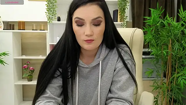 Snapshot of SelineSole chatting on 01-09-25, 05:22 SelineSole online show from 01-09-25, 05:22