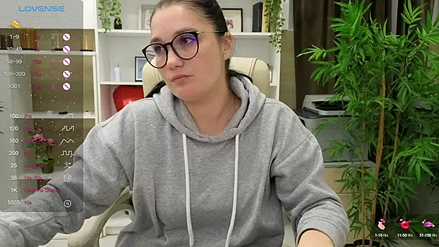 Snapshot of SelineSole chatting on 01-15-25, 11:08 SelineSole online show from 01-15-25, 11:08
