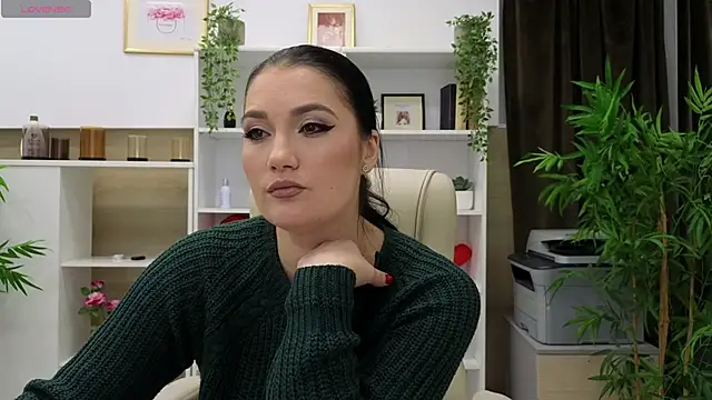 Snapshot of SelineSole chatting on 01-16-25, 04:39 SelineSole online show from 01-16-25, 04:39
