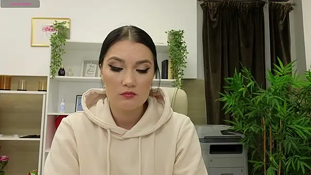 Snapshot of SelineSole chatting on 02-04-25, 05:12 SelineSole online show from 02-04-25, 05:12