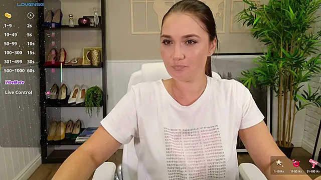 Snapshot of SelineSole chatting on 09-16-25, 03:46 SelineSole online show from 09-16-25, 03:46