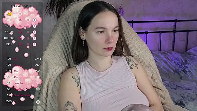 lil luna x online show from 04-18-26, 07:07