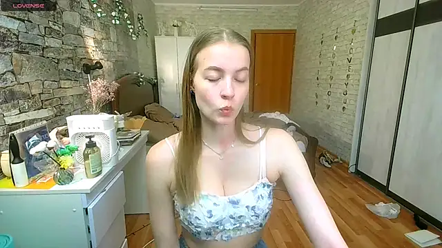 Snapshot of __Aphrodita__wow__ chatting on 05-11-26, 02:45 Aphrodita wow online show from 05-11-26, 02:45