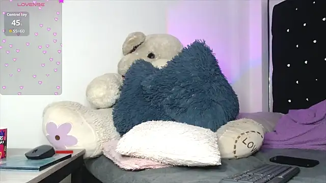 leonie saanvi  online show from 02-27-26, 11:21