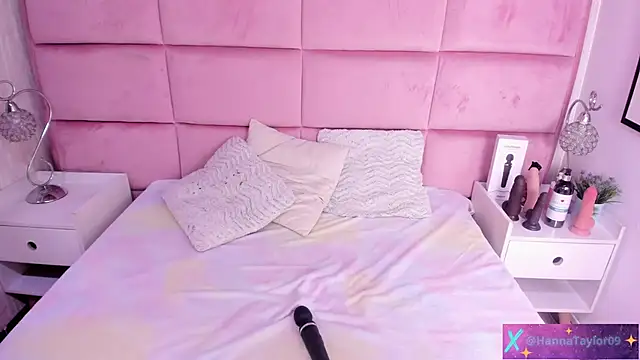 HannaTaylor online show from 04-12-26, 03:44