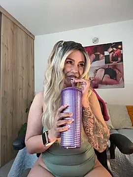 zafiro mo0n online show from 01-30-25, 10:08