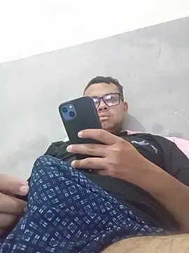 Snapshot of Novin18RJ chatting on 05-17-26, 11:28 Novin18RJ online show from 05-17-26, 11:28