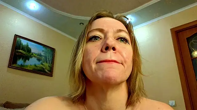 YourQueenX online show from 06-11-26, 05:27