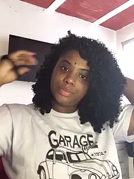 Snapshot of Tyra_Privacy chatting on 12-25-24, 06:19 Tyra Privacy online show from 12-25-24, 06:19