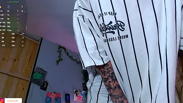 VickyJackson  online show from 10-08-25, 04:59