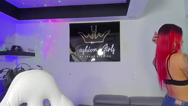 Snapshot of CinthiaCollins chatting on 02-26-25, 04:45 CinthiaCollins online show from 02-26-25, 04:45