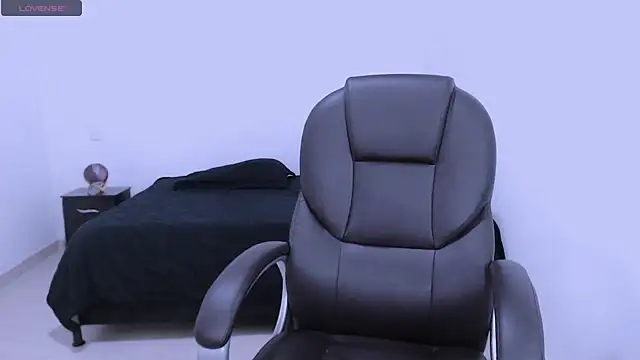 Snapshot of mistresszafirah chatting on 05-29-26, 11:14 mistresszafirah online show from 05-29-26, 11:14