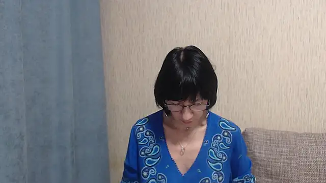 Erica95Bloom online show from 02-13-25, 05:11