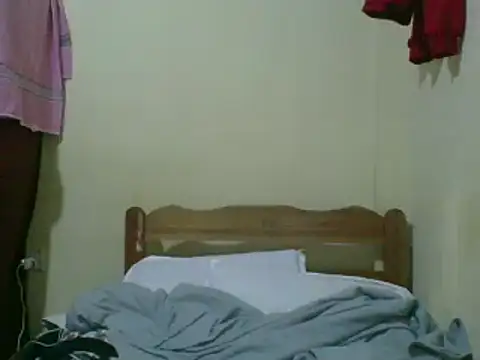 Snapshot of sweet-frida22 chatting on 02-22-25, 04:40 sweet-frida22 online show from 02-22-25, 04:40