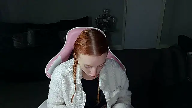 Red firesquirt online show from 02-20-25, 03:30