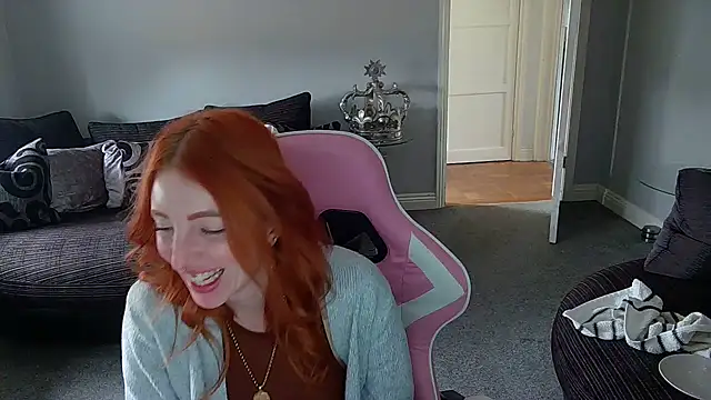 Red firesquirt online show from 03-21-25, 02:29