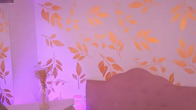 Snapshot of Misselektra__ chatting on 06-01-26, 04:14 Misselektra online show from 06-01-26, 04:14