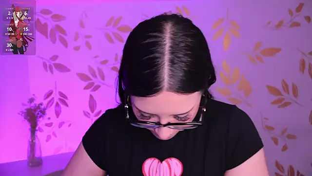 Snapshot of Misselektra__ chatting on 07-27-26, 04:08 Misselektra online show from 07-27-26, 04:08