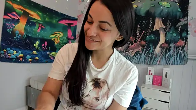 LovelyAzucena online show from 10-16-25, 02:18