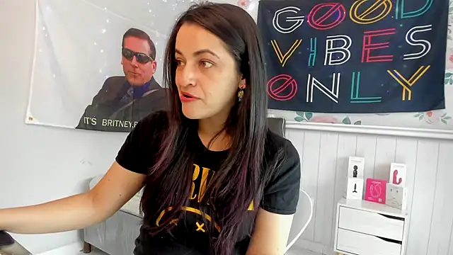 LovelyAzucena online show from 10-18-25, 03:13