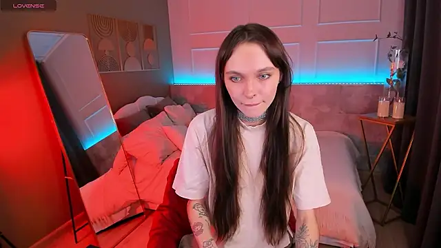 Snapshot of ChloeSunny chatting on 03-24-26, 08:47 ChloeSunny online show from 03-24-26, 08:47