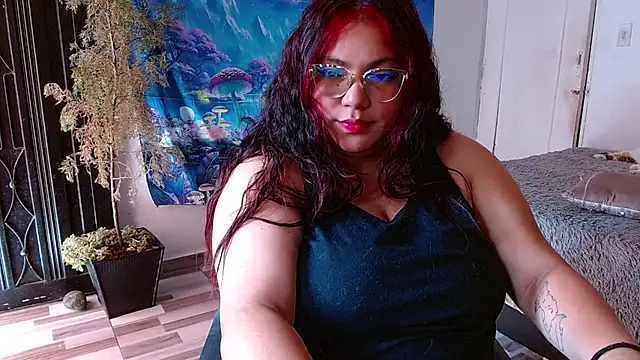 Snapshot of girl_milk2 chatting on 01-28-25, 06:17 girl milk2 online show from 01-28-25, 06:17