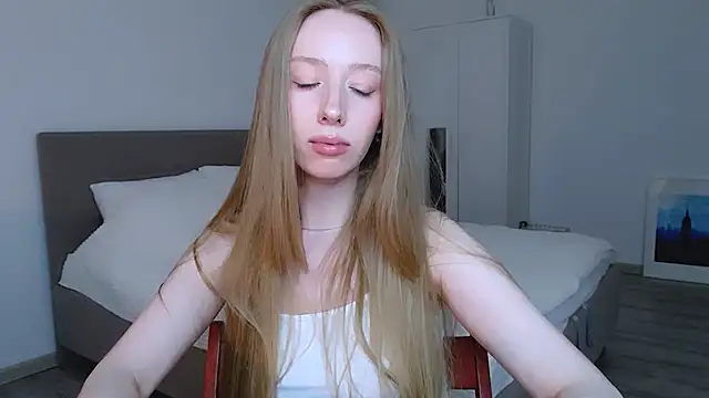 Luna insniity online show from 12-12-24, 02:59