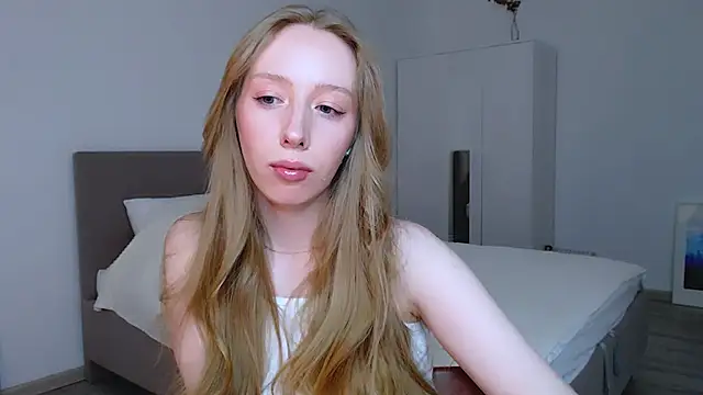 Luna insniity online show from 12-12-24, 11:03