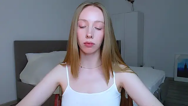 Luna insniity online show from 12-21-24, 08:54