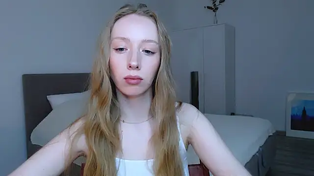 Luna insniity online show from 02-13-25, 10:54