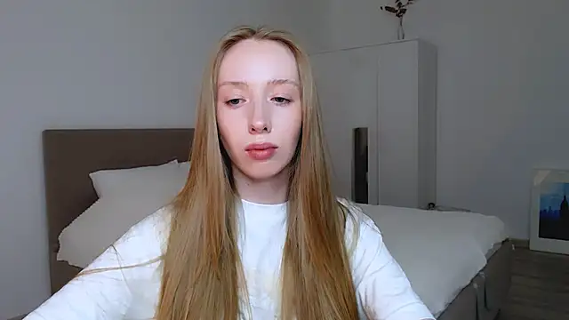 Luna insniity online show from 02-27-25, 10:53