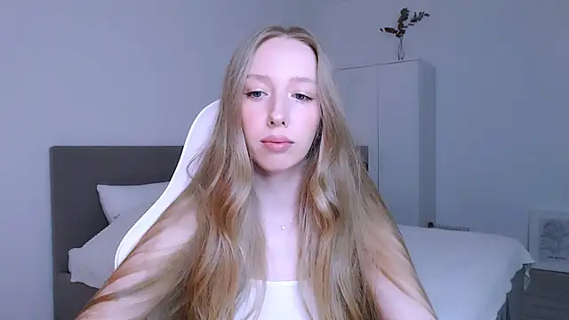 Luna insniity online show from 11-29-25, 08:12