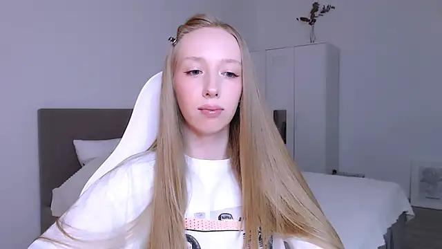 Luna insniity online show from 11-30-25, 08:24