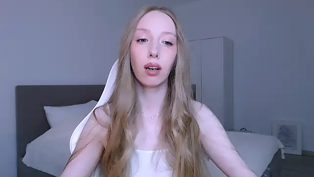 Luna insniity online show from 03-21-26, 09:18