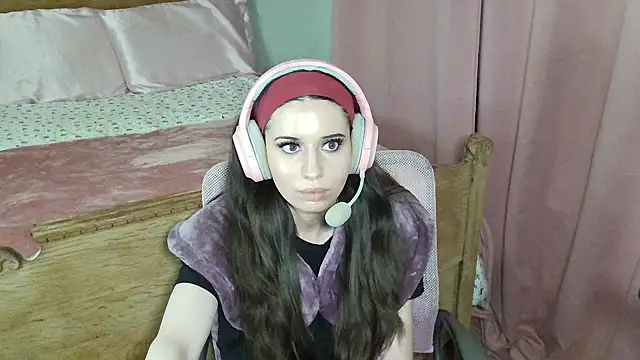 Snapshot of alisonfields chatting on 02-13-26, 01:12 alisonfields online show from 02-13-26, 01:12