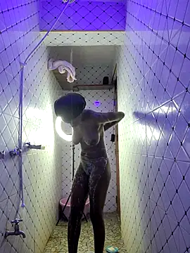 Snapshot of Enkarxx chatting on 02-19-25, 07:38 Enkarxx online show from 02-19-25, 07:38