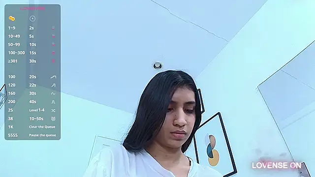 littlee emilyy  online show from 12-22-24, 06:48