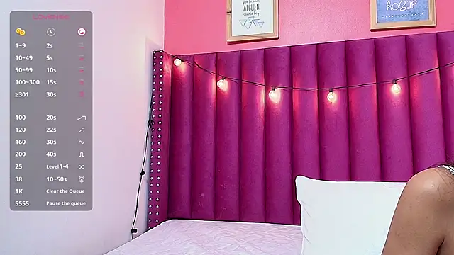 littlee emilyy  online show from 02-21-25, 06:07